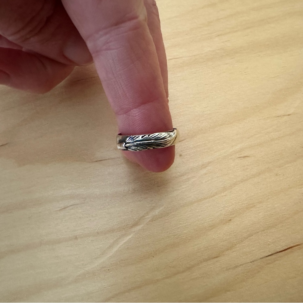 Silver Feather Design Ring